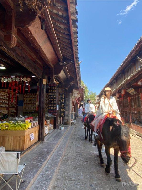 女朋友说谈恋爱很累，什么意思游戏画面